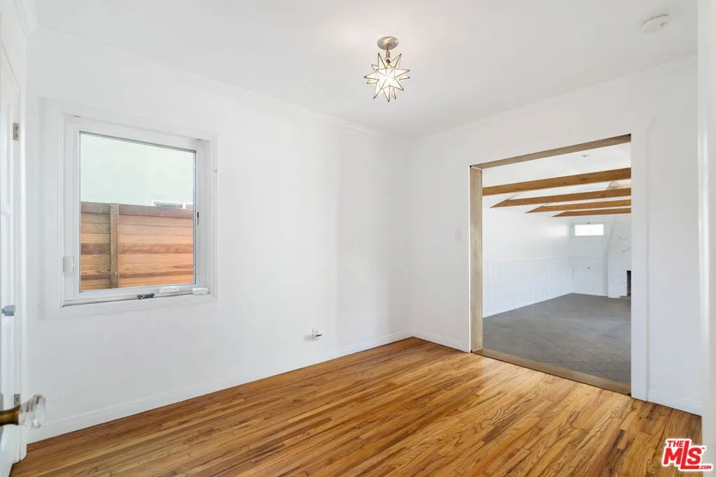 Culver City, California 90230, United States, 2 Bedrooms Bedrooms, ,1 BathroomBathrooms,Residential,Active,23217