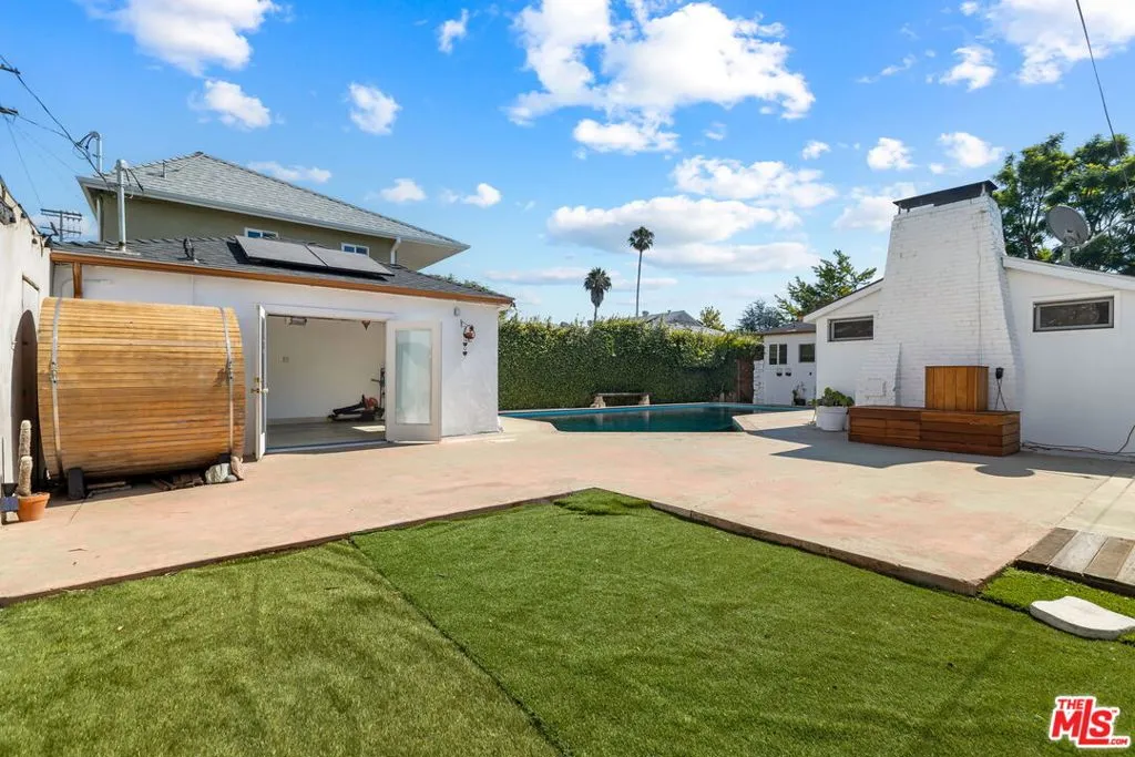 Culver City, California 90230, United States, 2 Bedrooms Bedrooms, ,1 BathroomBathrooms,Residential,Active,23217