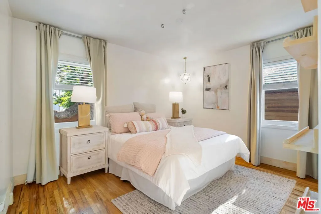 Culver City, California 90230, United States, 2 Bedrooms Bedrooms, ,1 BathroomBathrooms,Residential,Active,23217