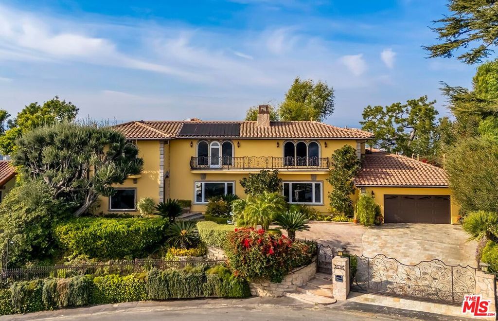 Properties 1 3595 Wonder View Drive