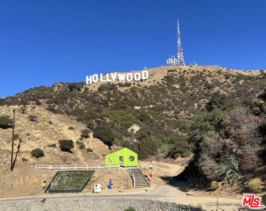 Properties 1 6101 Mulholland Highway