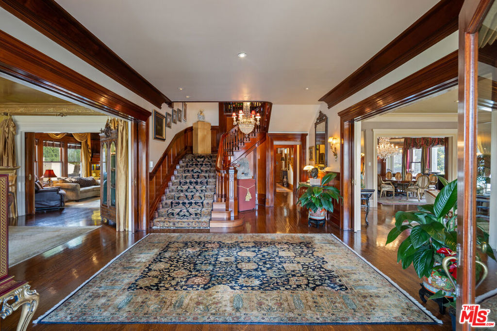 Properties 4 401 S Windsor Boulevard