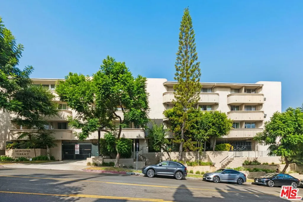 Los Angeles, California 90049, United States, 1 Bedroom Bedrooms, ,1 BathroomBathrooms,Residential,Pending,26830