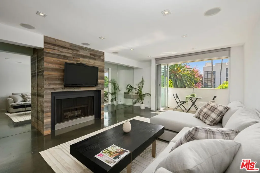 Los Angeles, California 90049, United States, 1 Bedroom Bedrooms, ,1 BathroomBathrooms,Residential,Pending,26830 Los Angeles, California 90049, United States, 1 Bedroom Bedrooms, ,1 BathroomBathrooms,Residential,Pending,26830