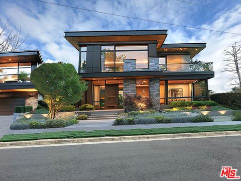 14601 Drummond Street Pacific Palisades CA 90272