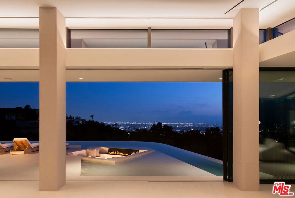 Properties 2 1680 N Doheny Drive