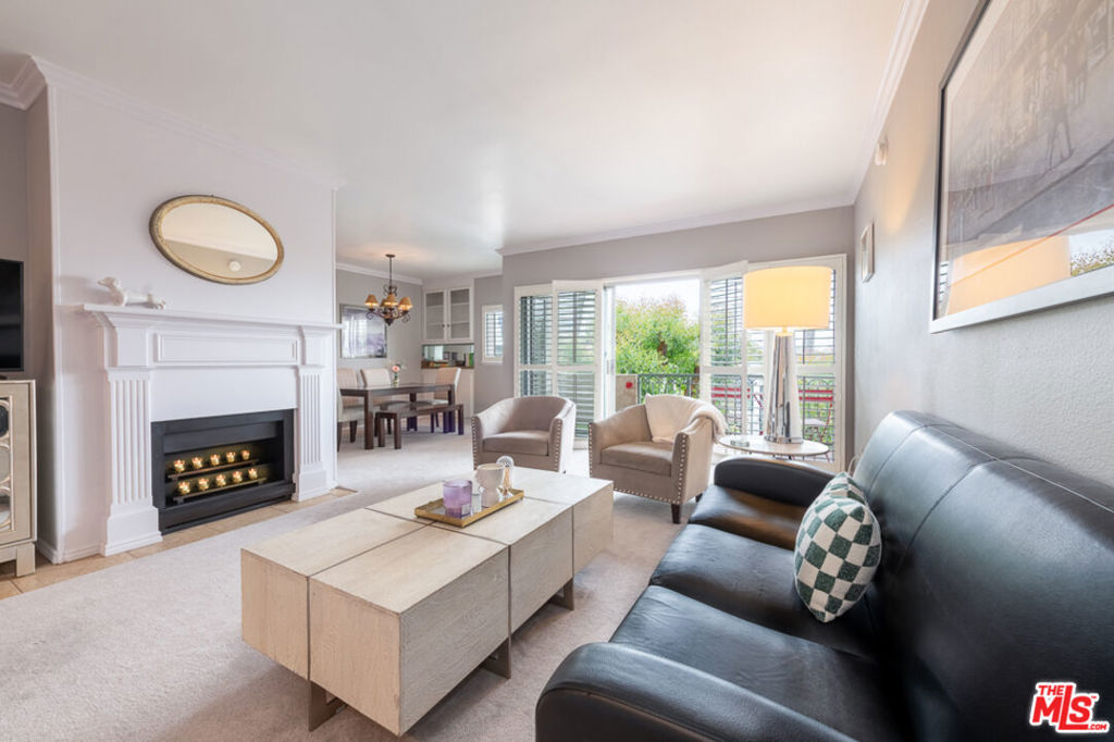 Properties 3 836 S Bundy Drive 401