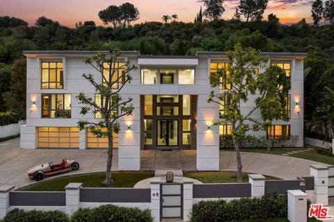 4230 Valley Meadow Road Encino CA 91436
