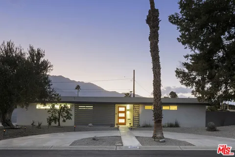 2393 N San Clemente Road, Palm Springs, CA 92262 - MLS#: 25491931