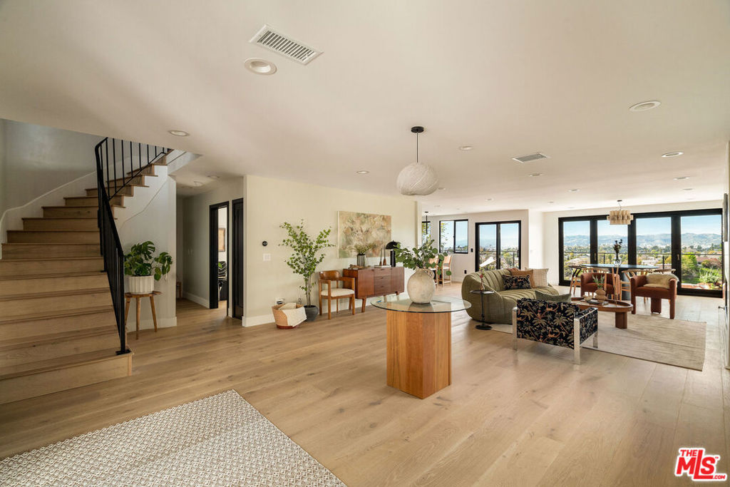 Properties 2 1615 Sargent Place