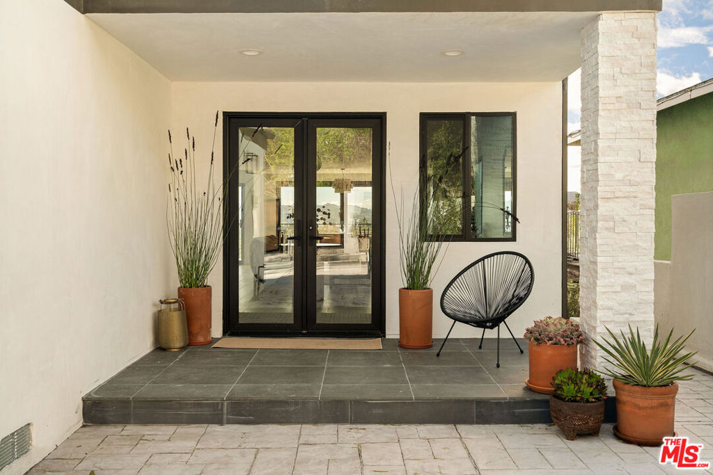 Properties 1 1615 Sargent Place