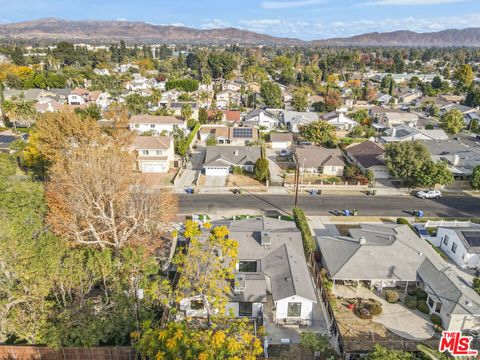 A home in Reseda