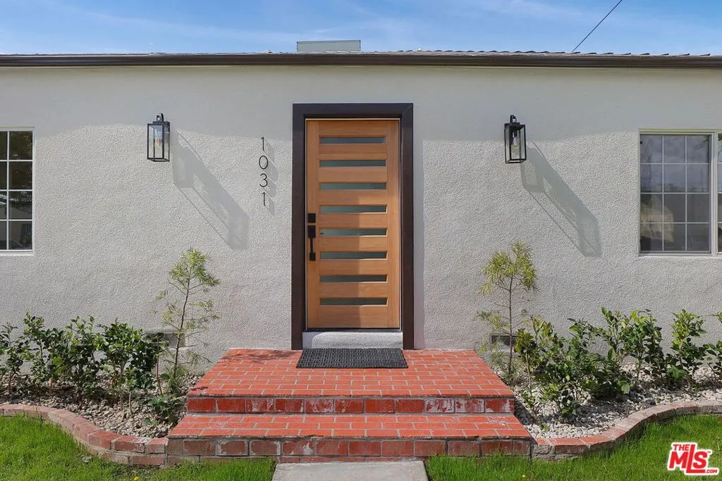 Burbank, California 91505, United States, 3 Bedrooms Bedrooms, ,3 BathroomsBathrooms,Residential,Active,90424