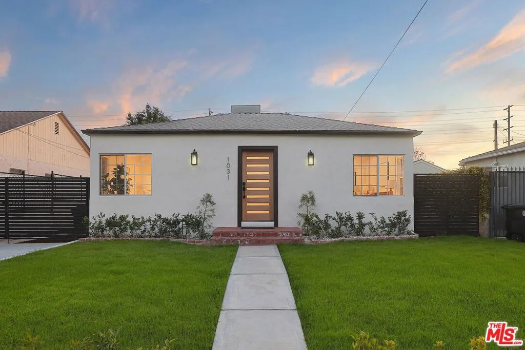 Burbank, California 91505, United States, 3 Bedrooms Bedrooms, ,3 BathroomsBathrooms,Residential,Active,90424