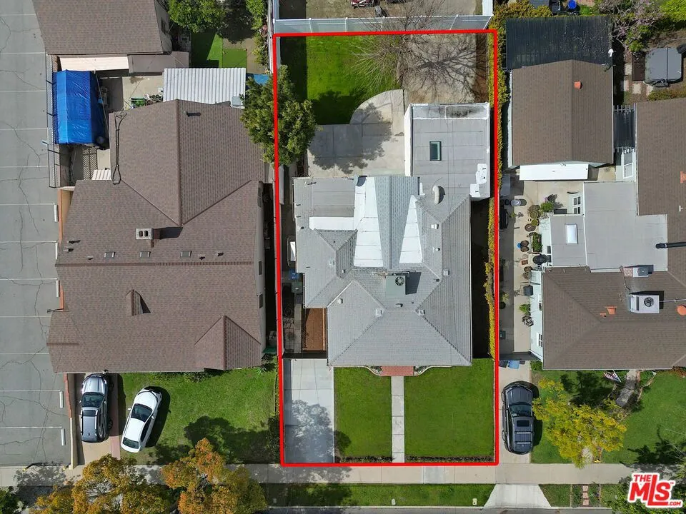 Burbank, California 91505, United States, 3 Bedrooms Bedrooms, ,3 BathroomsBathrooms,Residential,Active,90424