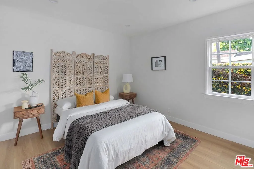 Burbank, California 91505, United States, 3 Bedrooms Bedrooms, ,3 BathroomsBathrooms,Residential,Active,90424