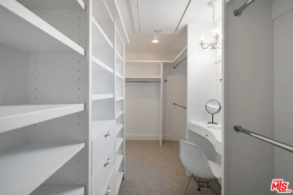 Santa Monica, California 90402, United States, 6 Bedrooms Bedrooms, ,4 BathroomsBathrooms,Residential,Active,3356