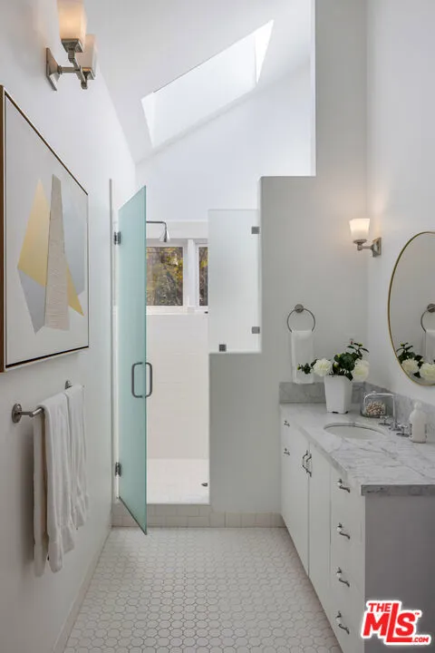 Santa Monica, California 90402, United States, 6 Bedrooms Bedrooms, ,4 BathroomsBathrooms,Residential,Active,3356