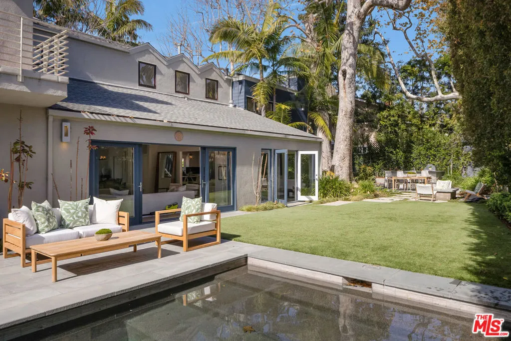 Santa Monica, California 90402, United States, 6 Bedrooms Bedrooms, ,4 BathroomsBathrooms,Residential,Active,3356