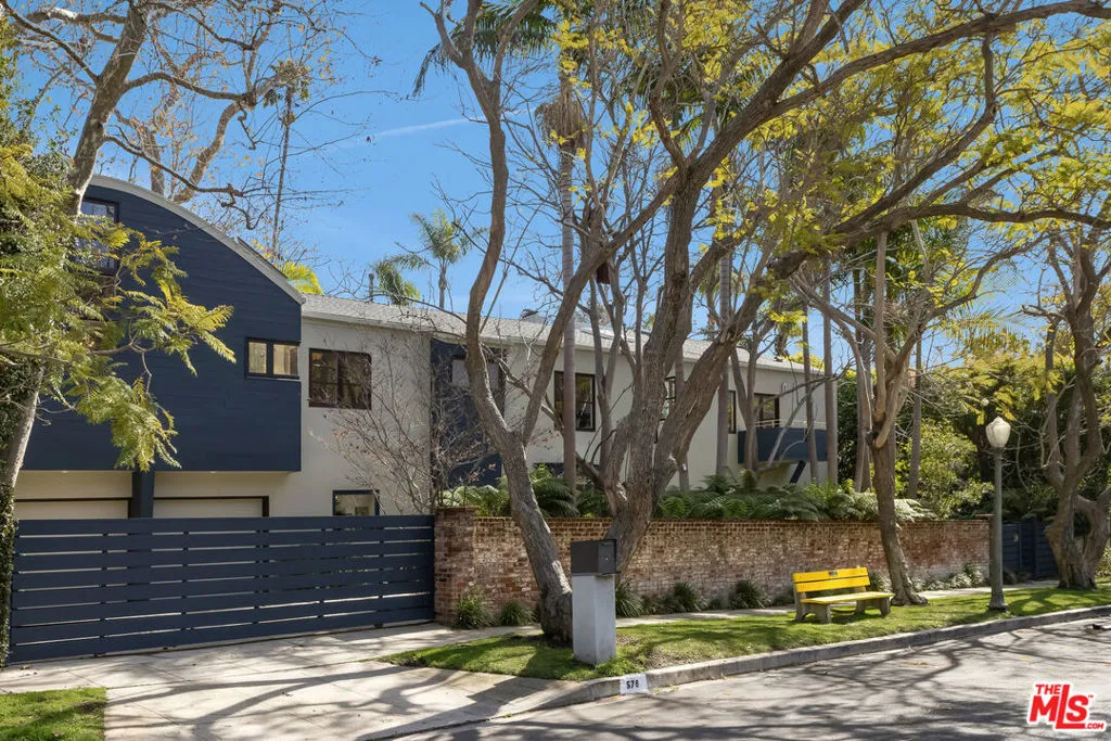 Santa Monica, California 90402, United States, 6 Bedrooms Bedrooms, ,4 BathroomsBathrooms,Residential,Active,3356