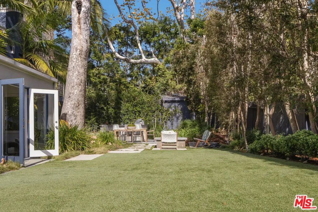 Santa Monica, California 90402, United States, 6 Bedrooms Bedrooms, ,4 BathroomsBathrooms,Residential,Active,3356