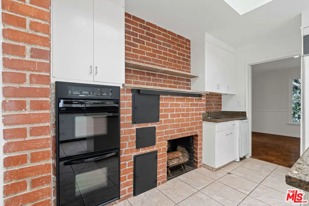 Pacific Palisades, California 90272, United States, 4 Bedrooms Bedrooms, ,3 BathroomsBathrooms,Residential,Active,90437