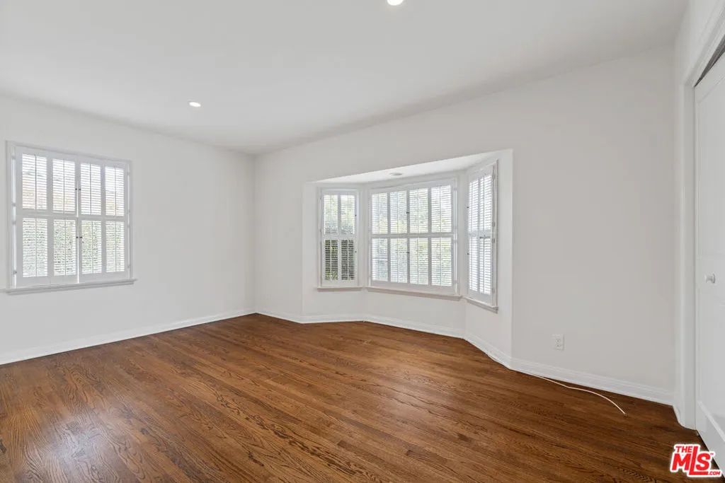 Pacific Palisades, California 90272, United States, 4 Bedrooms Bedrooms, ,3 BathroomsBathrooms,Residential,Active,90437