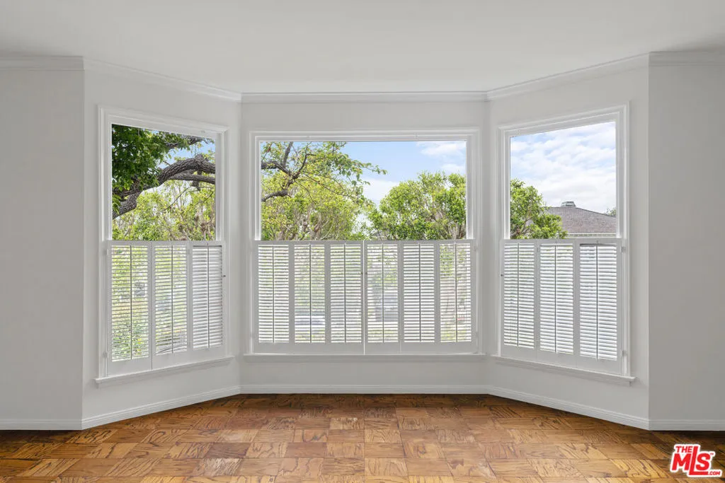 Pacific Palisades, California 90272, United States, 4 Bedrooms Bedrooms, ,3 BathroomsBathrooms,Residential,Active,90437