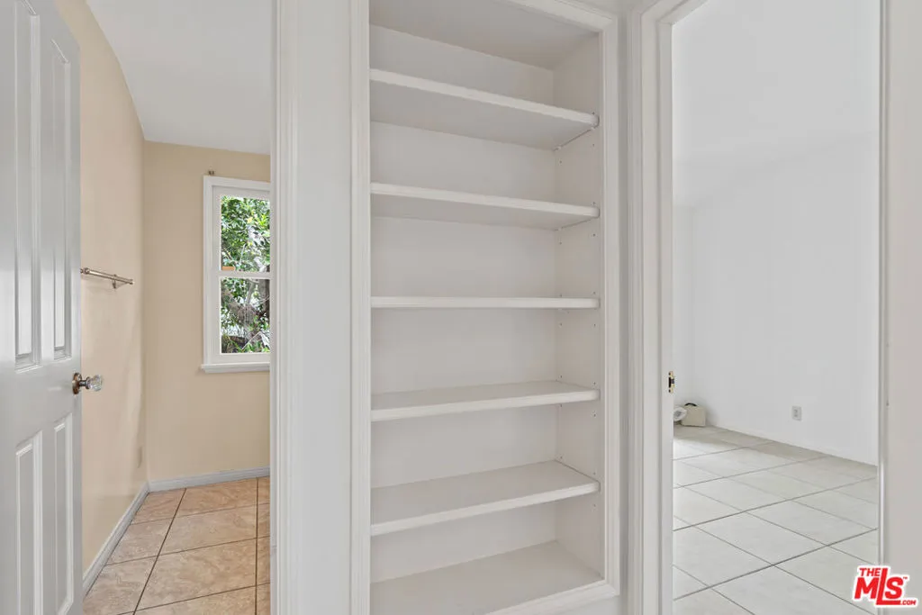 Pacific Palisades, California 90272, United States, 4 Bedrooms Bedrooms, ,3 BathroomsBathrooms,Residential,Active,90437