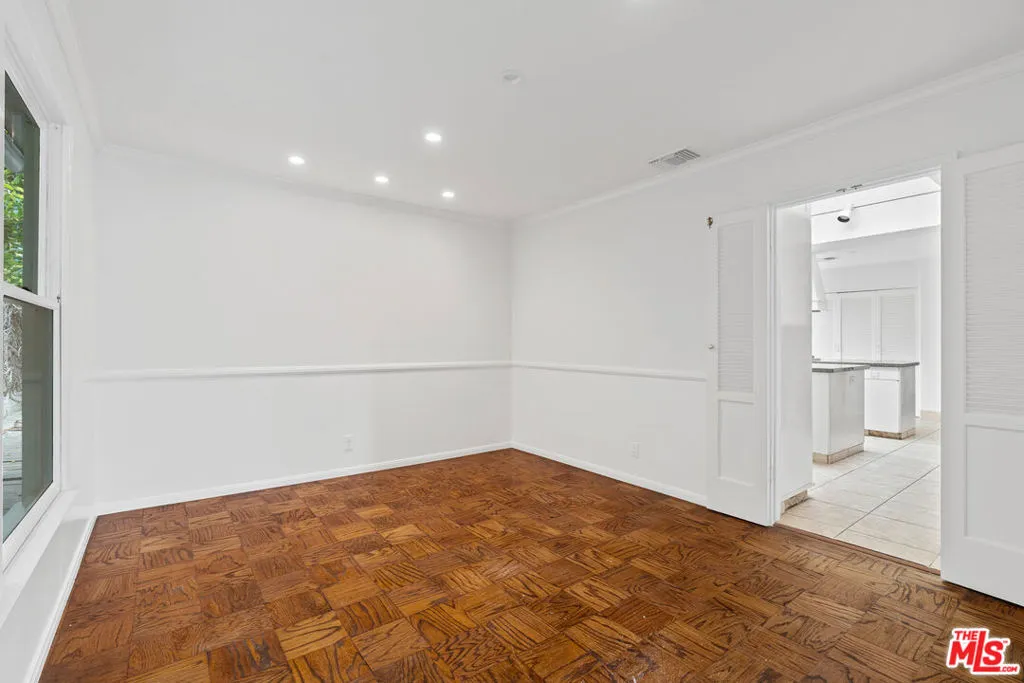 Pacific Palisades, California 90272, United States, 4 Bedrooms Bedrooms, ,3 BathroomsBathrooms,Residential,Active,90437