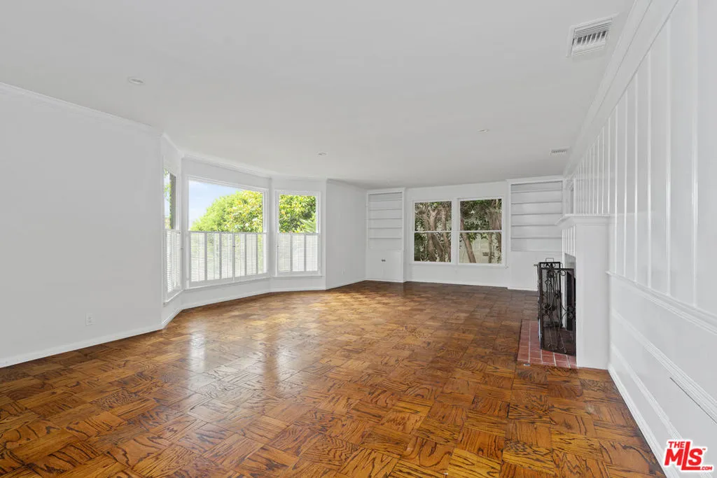 Pacific Palisades, California 90272, United States, 4 Bedrooms Bedrooms, ,3 BathroomsBathrooms,Residential,Active,90437