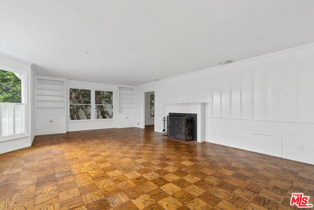 Pacific Palisades, California 90272, United States, 4 Bedrooms Bedrooms, ,3 BathroomsBathrooms,Residential,Active,90437