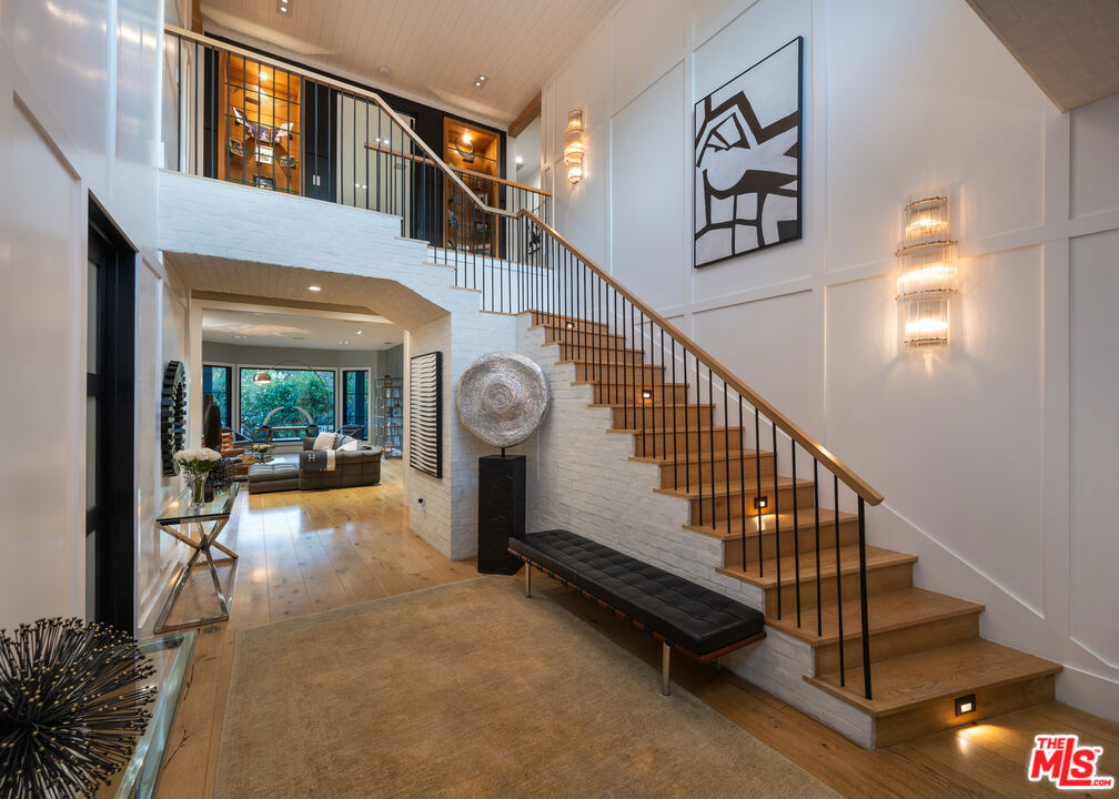 Properties 2 124 S Cliffwood Avenue