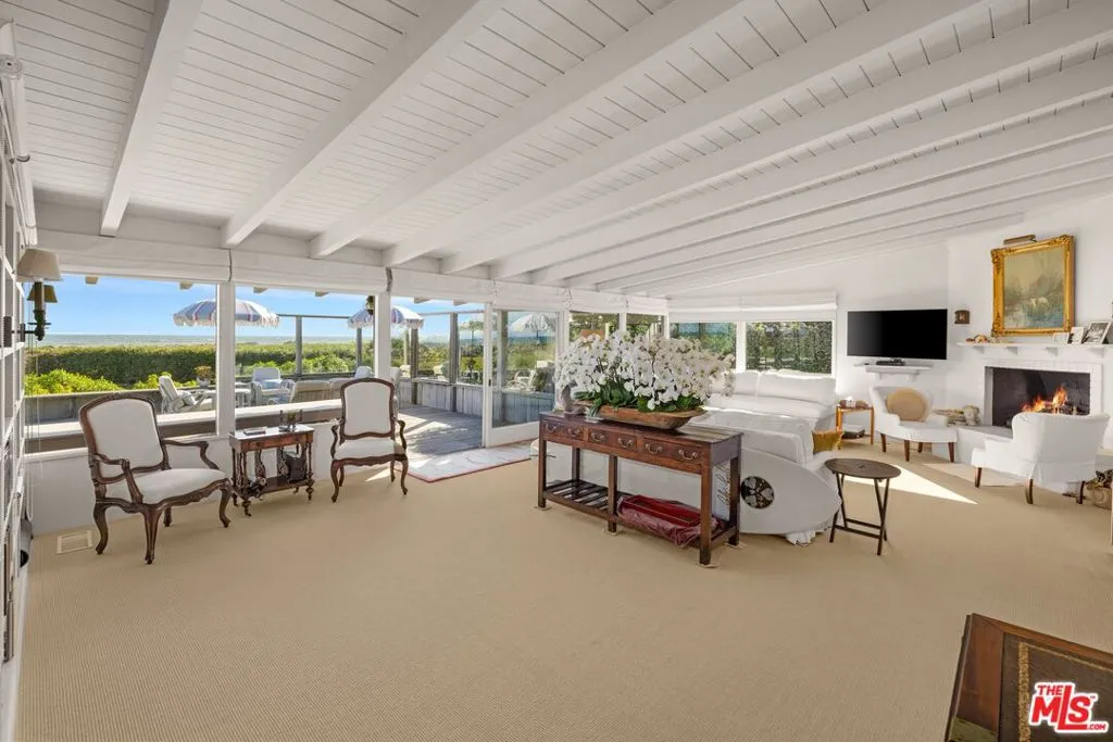 Carpinteria, California 93013, United States, 4 Bedrooms Bedrooms, ,3 BathroomsBathrooms,Residential,Active,47045