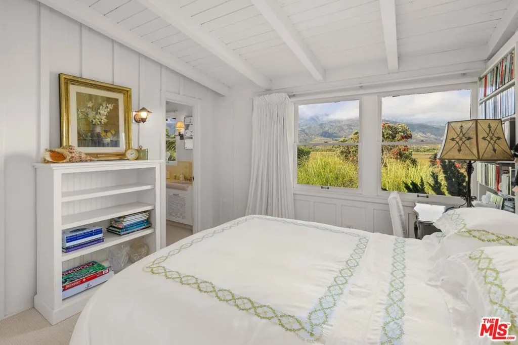 Carpinteria, California 93013, United States, 4 Bedrooms Bedrooms, ,3 BathroomsBathrooms,Residential,Active,47045