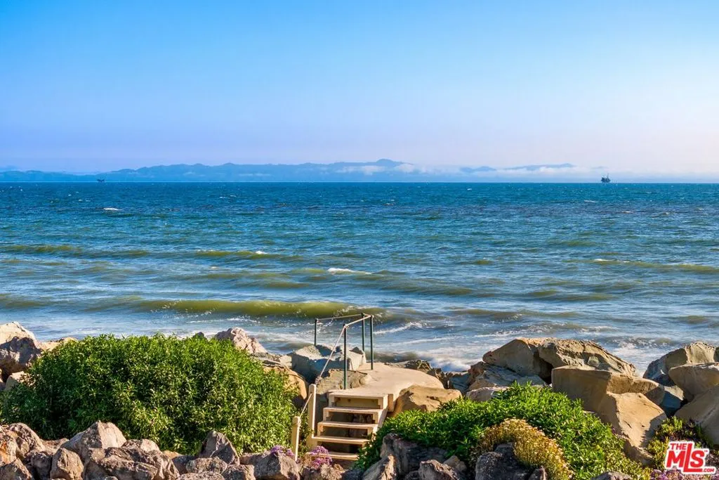 Carpinteria, California 93013, United States, 4 Bedrooms Bedrooms, ,3 BathroomsBathrooms,Residential,Active,47045