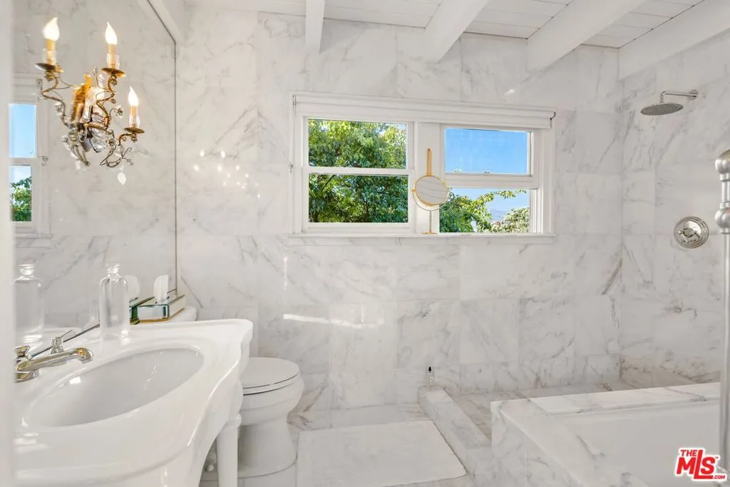 Carpinteria, California 93013, United States, 4 Bedrooms Bedrooms, ,3 BathroomsBathrooms,Residential,Active,47045