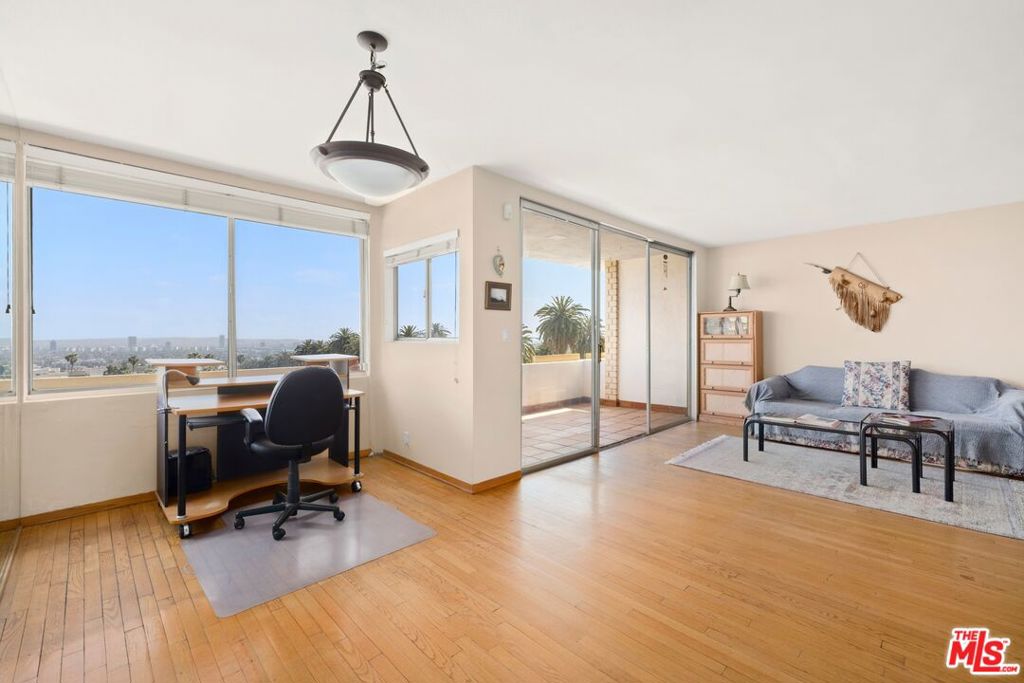 Properties 1 7309 Franklin Avenue 502