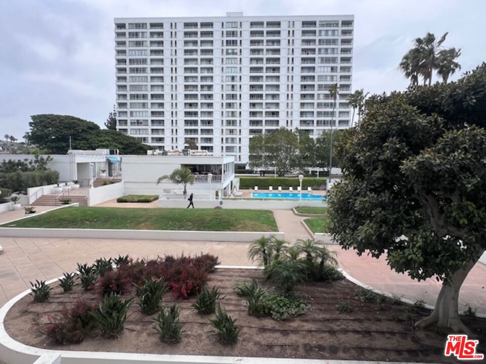 Properties 4 2700 Neilson Way 228