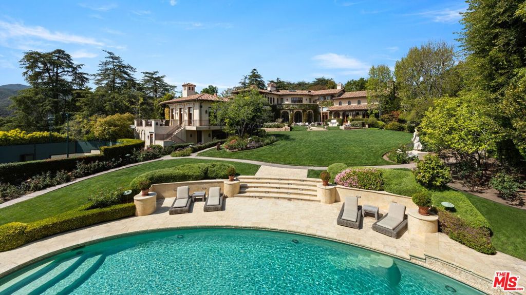 1550 Amalfi Drive