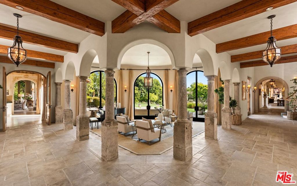 1550 Amalfi Drive