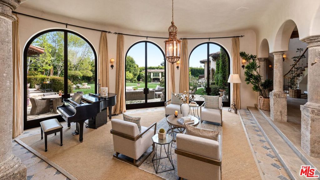 1550 Amalfi Drive