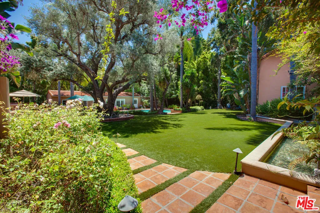 Pacific Palisades, California 90272, United States, 8 Bedrooms Bedrooms, ,8 BathroomsBathrooms,Residential,Active,94217