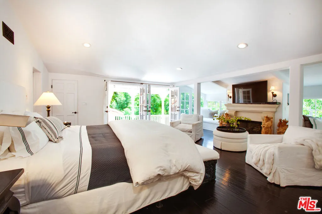 Pacific Palisades, California 90272, United States, 8 Bedrooms Bedrooms, ,8 BathroomsBathrooms,Residential,Active,94217