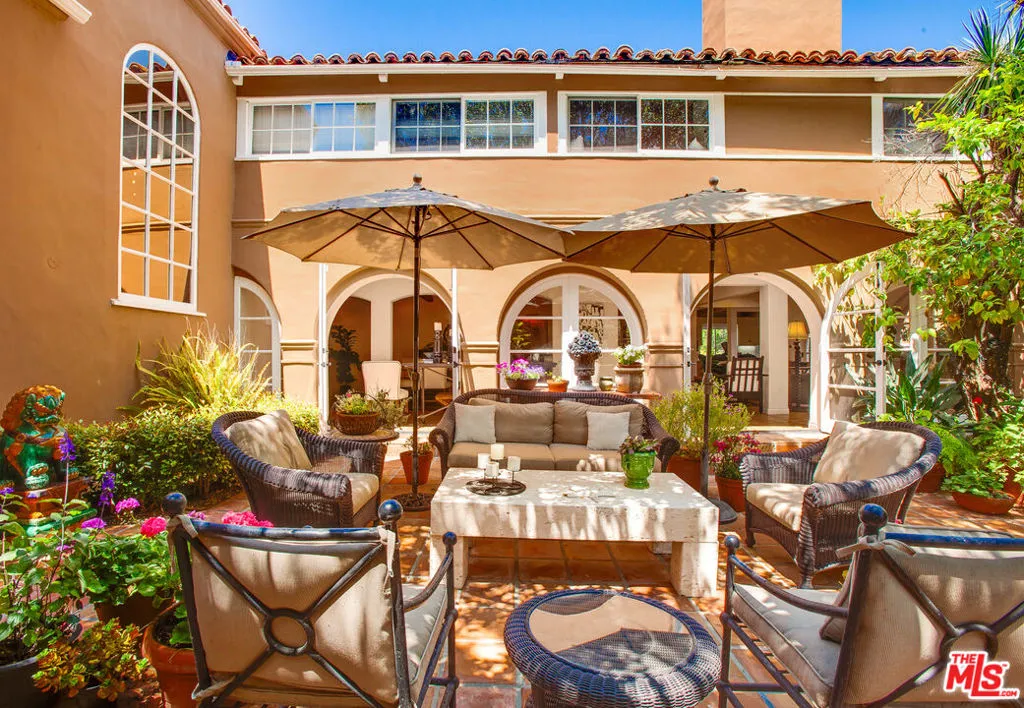 Pacific Palisades, California 90272, United States, 8 Bedrooms Bedrooms, ,8 BathroomsBathrooms,Residential,Active,94217