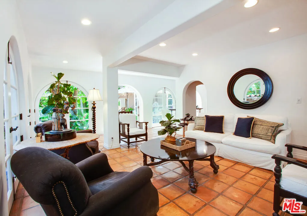 Pacific Palisades, California 90272, United States, 8 Bedrooms Bedrooms, ,8 BathroomsBathrooms,Residential,Active,94217