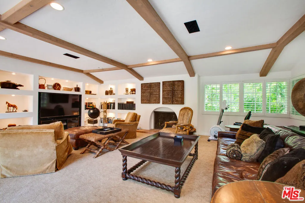 Pacific Palisades, California 90272, United States, 8 Bedrooms Bedrooms, ,8 BathroomsBathrooms,Residential,Active,94217