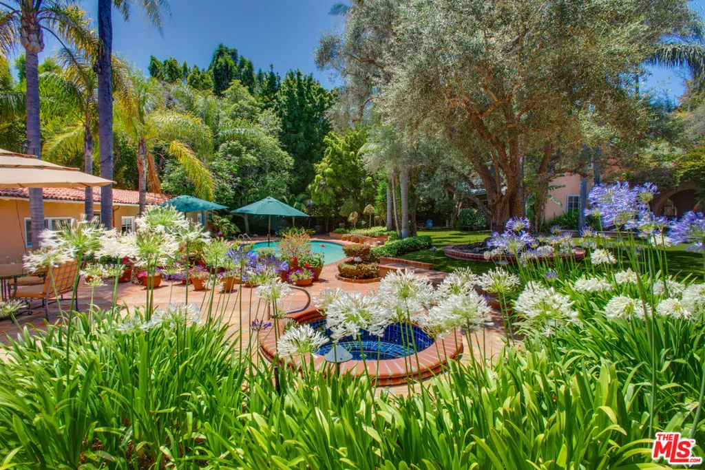 Pacific Palisades, California 90272, United States, 8 Bedrooms Bedrooms, ,8 BathroomsBathrooms,Residential,Active,94217