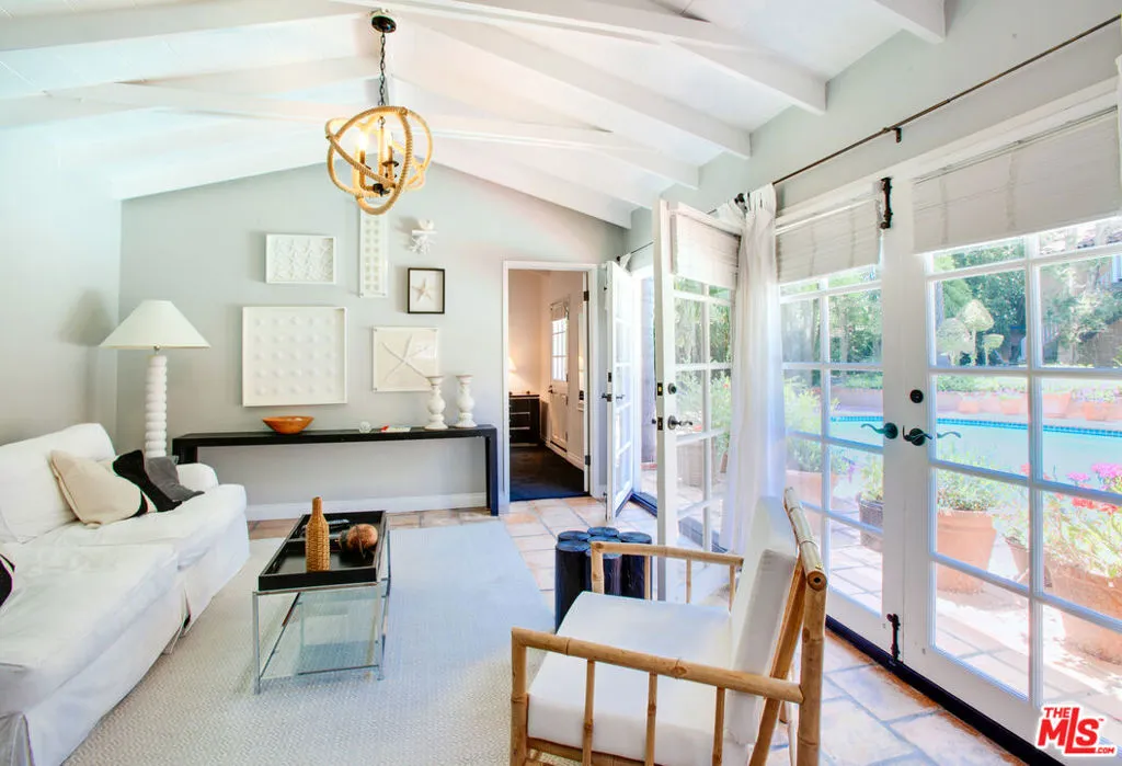 Pacific Palisades, California 90272, United States, 8 Bedrooms Bedrooms, ,8 BathroomsBathrooms,Residential,Active,94217