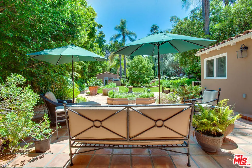 Pacific Palisades, California 90272, United States, 8 Bedrooms Bedrooms, ,8 BathroomsBathrooms,Residential,Active,94217